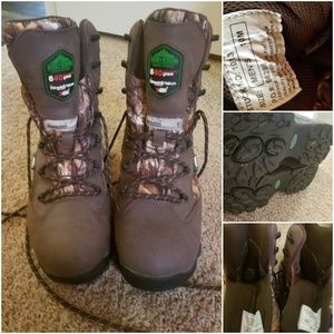 Mens size 10 Camo Boots